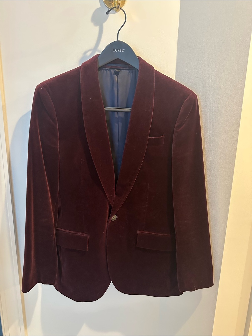 JCrew men’s burgundy, velvet sport coat, Brand New!